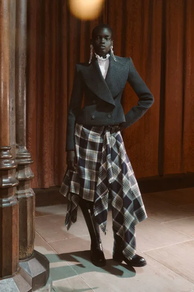 Look 8